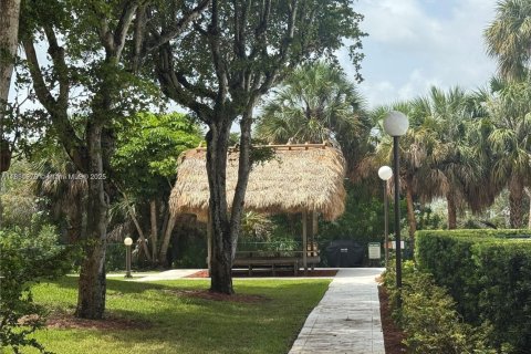 Condo in Miami, Florida, 1 bedroom  № 1958669 - photo 28