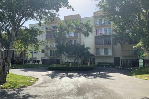 Condo in Miami, Florida, 1 bedroom  № 1958669 - photo 6