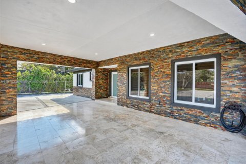 Casa en venta en Homestead, Florida, 4 dormitorios, 229.84 m2 № 2031057 - foto 5