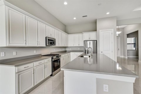 House in Sarasota, Florida 4 bedrooms, 325.53 sq.m. № 1831163 - photo 10