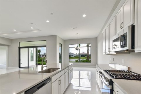 House in Sarasota, Florida 4 bedrooms, 325.53 sq.m. № 1831163 - photo 9
