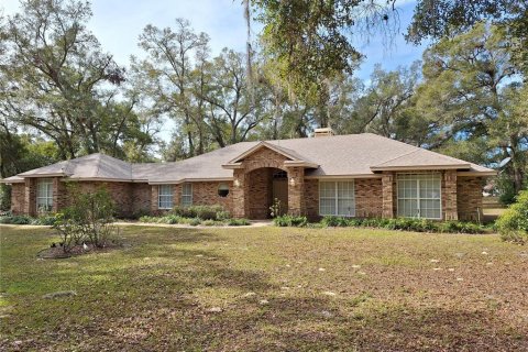 House in DeLand, Florida 4 bedrooms, 227.98 sq.m. № 1532760 - photo 1