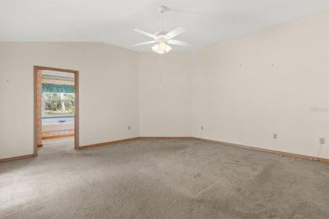 House in DeLand, Florida 4 bedrooms, 227.98 sq.m. № 1532760 - photo 16