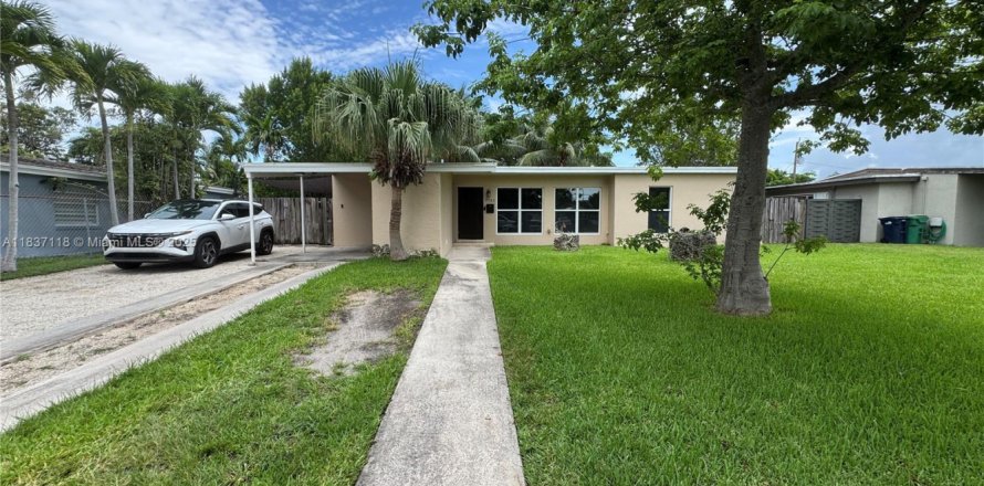 House in Cutler Bay, Florida 3 bedrooms, 129.6 sq.m. № 1940549