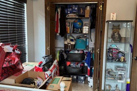 House in Cutler Bay, Florida 3 bedrooms, 129.6 sq.m. № 1940549 - photo 13