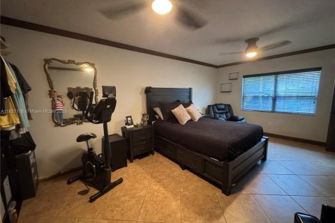 House in Cutler Bay, Florida 3 bedrooms, 129.6 sq.m. № 1940549 - photo 22