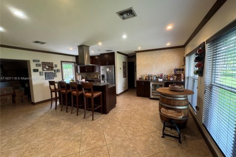 House in Cutler Bay, Florida 3 bedrooms, 129.6 sq.m. № 1940549 - photo 9