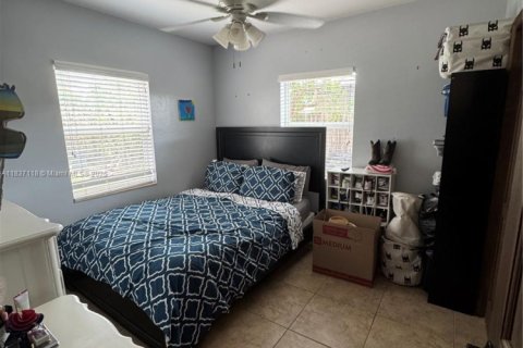 House in Cutler Bay, Florida 3 bedrooms, 129.6 sq.m. № 1940549 - photo 16