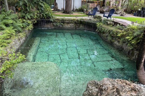 House in Cutler Bay, Florida 3 bedrooms, 129.6 sq.m. № 1940549 - photo 6