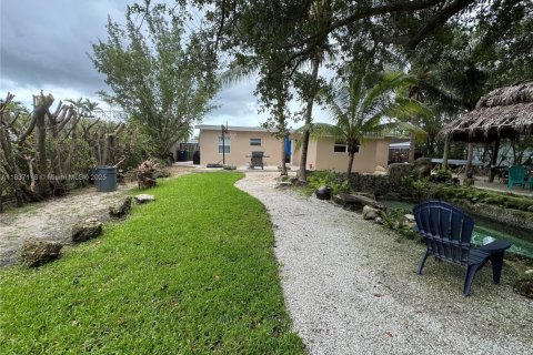 House in Cutler Bay, Florida 3 bedrooms, 129.6 sq.m. № 1940549 - photo 8