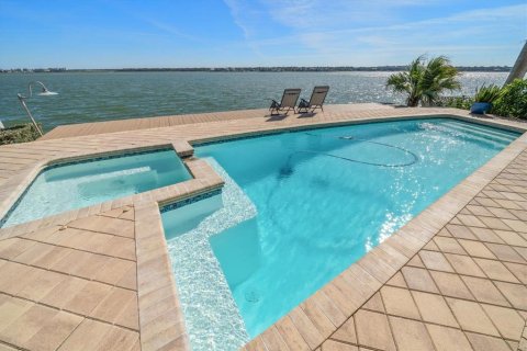 House in Belleair Beach, Florida 2 bedrooms, 248.89 sq.m. № 1561995 - photo 4