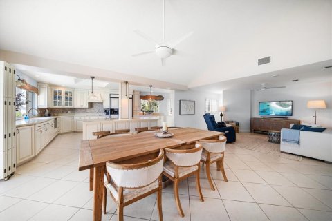 House in Belleair Beach, Florida 2 bedrooms, 248.89 sq.m. № 1561995 - photo 25