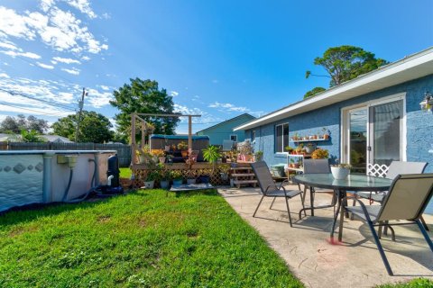 House in Edgewater, Florida 3 bedrooms, 130.9 sq.m. № 1900918 - photo 21
