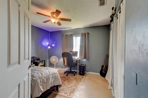 House in Edgewater, Florida 3 bedrooms, 130.9 sq.m. № 1900918 - photo 18