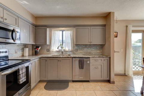 House in Edgewater, Florida 3 bedrooms, 130.9 sq.m. № 1900918 - photo 11