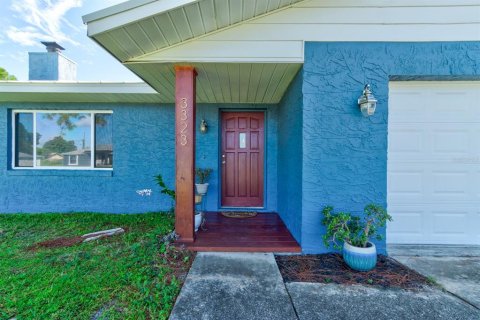 House in Edgewater, Florida 3 bedrooms, 130.9 sq.m. № 1900918 - photo 2