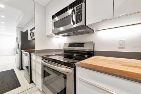 Condo in Sarasota, Florida, 2 bedrooms  № 1639786 - photo 6