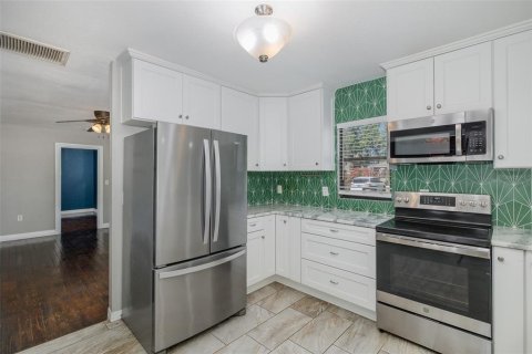 Casa en venta en Tampa, Florida, 3 dormitorios, 131.18 m2 № 1658751 - foto 11
