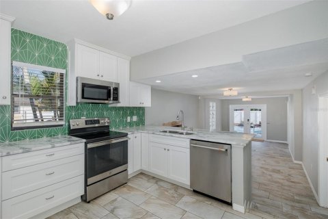 Casa en venta en Tampa, Florida, 3 dormitorios, 131.18 m2 № 1658751 - foto 10