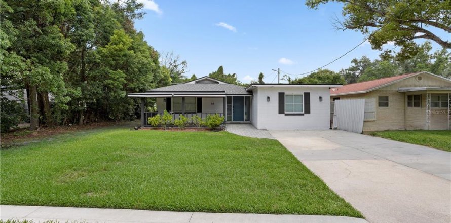 House in Sanford, Florida 3 bedrooms, 133.31 sq.m. № 2225420