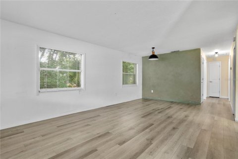 House in Sanford, Florida 3 bedrooms, 133.31 sq.m. № 2225420 - photo 6