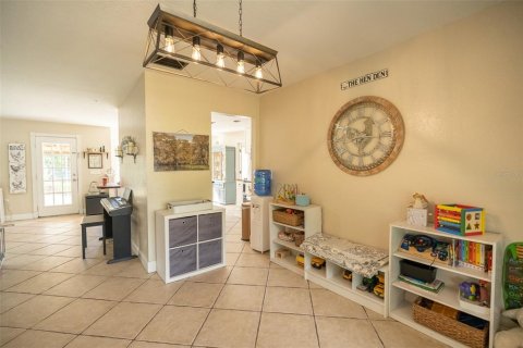 House in Geneva, Florida 3 bedrooms, 173.54 sq.m. № 1918445 - photo 4