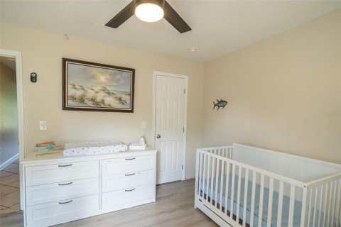 House in Geneva, Florida 3 bedrooms, 173.54 sq.m. № 1918445 - photo 25
