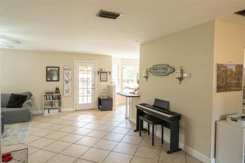 House in Geneva, Florida 3 bedrooms, 173.54 sq.m. № 1918445 - photo 5