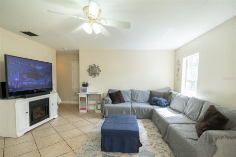 House in Geneva, Florida 3 bedrooms, 173.54 sq.m. № 1918445 - photo 10