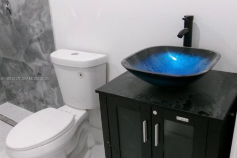 House in Miami Gardens, Florida 5 bedrooms, 162.76 sq.m. № 2062622 - photo 9