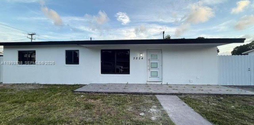 House in Miami Gardens, Florida 5 bedrooms, 162.76 sq.m. № 2062622