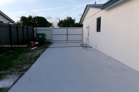 Villa ou maison à vendre à Miami Gardens, Floride: 5 chambres, 162.76 m2 № 2062622 - photo 13