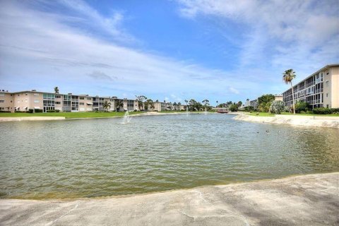 Condominio en venta en Palm Springs, Florida, 2 dormitorios, 83.05 m2 № 2254635 - foto 20