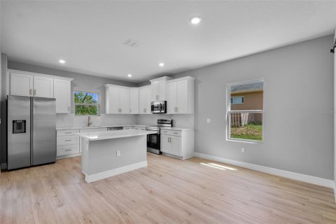 Casa en venta en Ocala, Florida, 4 dormitorios, 194.35 m2 № 1913725 - foto 4