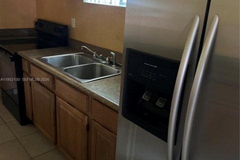 Снять в аренду виллу или дом в Майами, Флорида 3 спальни, 296.64м2, № 2006506 - фото 6