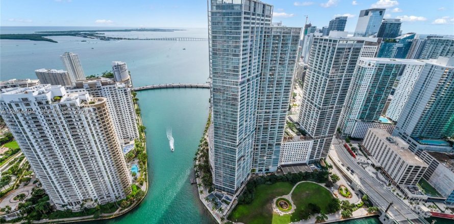 Condo à Miami, Floride, 3 chambres № 2268632