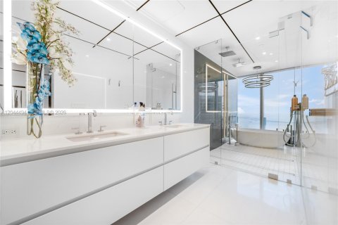 Copropriété à louer à Miami, Floride: 3 chambres, 298.59 m2 № 2268632 - photo 18
