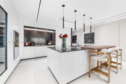 Copropriété à louer à Miami, Floride: 3 chambres, 298.59 m2 № 2268632 - photo 11