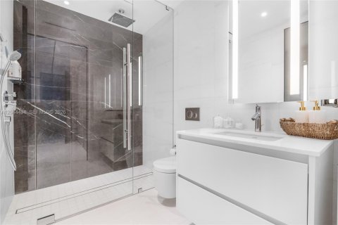 Copropriété à louer à Miami, Floride: 3 chambres, 298.59 m2 № 2268632 - photo 27