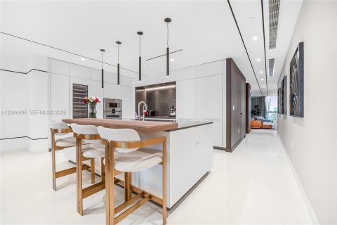 Copropriété à louer à Miami, Floride: 3 chambres, 298.59 m2 № 2268632 - photo 12
