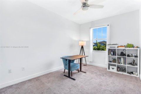 House in Tamarac, Florida 4 bedrooms, 192.03 sq.m. № 1974050 - photo 24