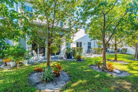 House in Tamarac, Florida 4 bedrooms, 192.03 sq.m. № 1974050 - photo 30