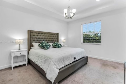 House in Tamarac, Florida 4 bedrooms, 192.03 sq.m. № 1974050 - photo 17