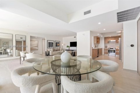 Villa ou maison à louer à Bay Harbor Islands, Floride: 2 chambres, 130.06 m2 № 1987898 - photo 14