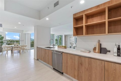 Villa ou maison à louer à Bay Harbor Islands, Floride: 2 chambres, 130.06 m2 № 1987898 - photo 11