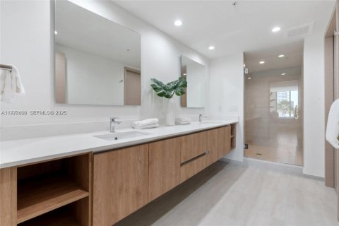 Villa ou maison à louer à Bay Harbor Islands, Floride: 2 chambres, 130.06 m2 № 1987898 - photo 24