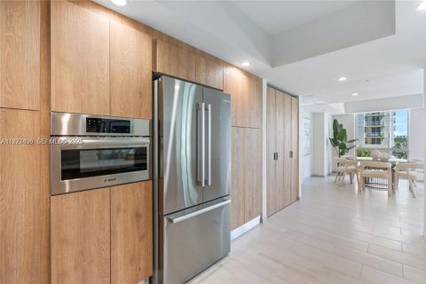 Villa ou maison à louer à Bay Harbor Islands, Floride: 2 chambres, 130.06 m2 № 1987898 - photo 8