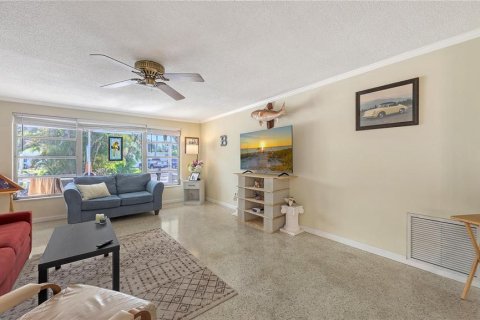 Villa ou maison à vendre à Sarasota, Floride: 2 chambres, 110 m2 № 2403458 - photo 11
