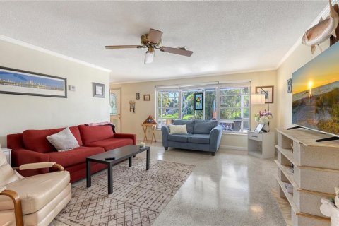 Villa ou maison à vendre à Sarasota, Floride: 2 chambres, 110 m2 № 2403458 - photo 12