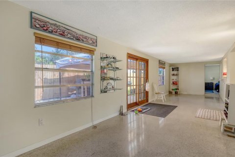 Villa ou maison à vendre à Sarasota, Floride: 2 chambres, 110 m2 № 2403458 - photo 14